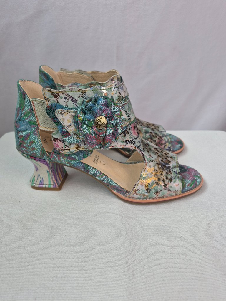 Laura Vita Floral Laser Cut Block Heel Sandals Multicolor Leather 40/9.5 Us
